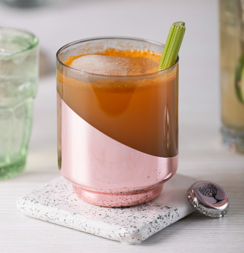 KegWorks's tweet photo. We have low-calorie, non-alcoholic cocktail options for your Dry January!

Consider this a skinny Moscow NA Gin Mule or a tasty vegetable garden in a glass featuring Lyre’s Dry London NA gin alternative. You can even try it with real gin for a cocktail with only 167 calories!