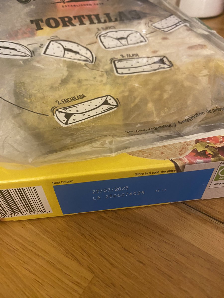 ChloeSaterlay's tweet photo. @oldelpasouk absolutely horrified when I opened this tonight! Thanks for a complete waste of money and putting me off my dinner!🤢🤮🤮🤮 https://t.co/zTjZBI7Uti