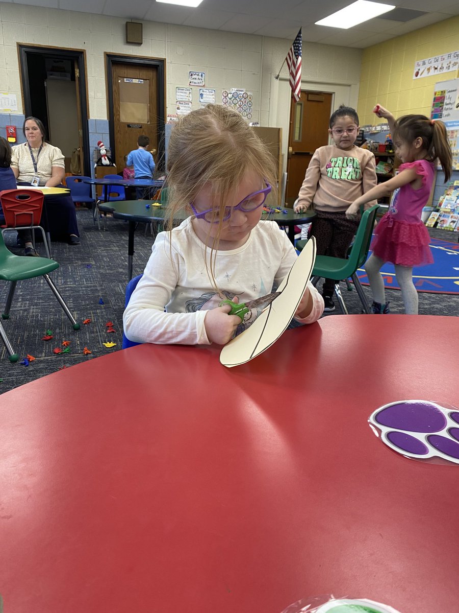 flower_mwcsd's tweet photo. We are talking about different nursery rhymes this week and started with Humpty Dumpty! The students were able to cut apart Humpty and then tried to put him back together with bandaids! https://t.co/Kxchdtf8Bn