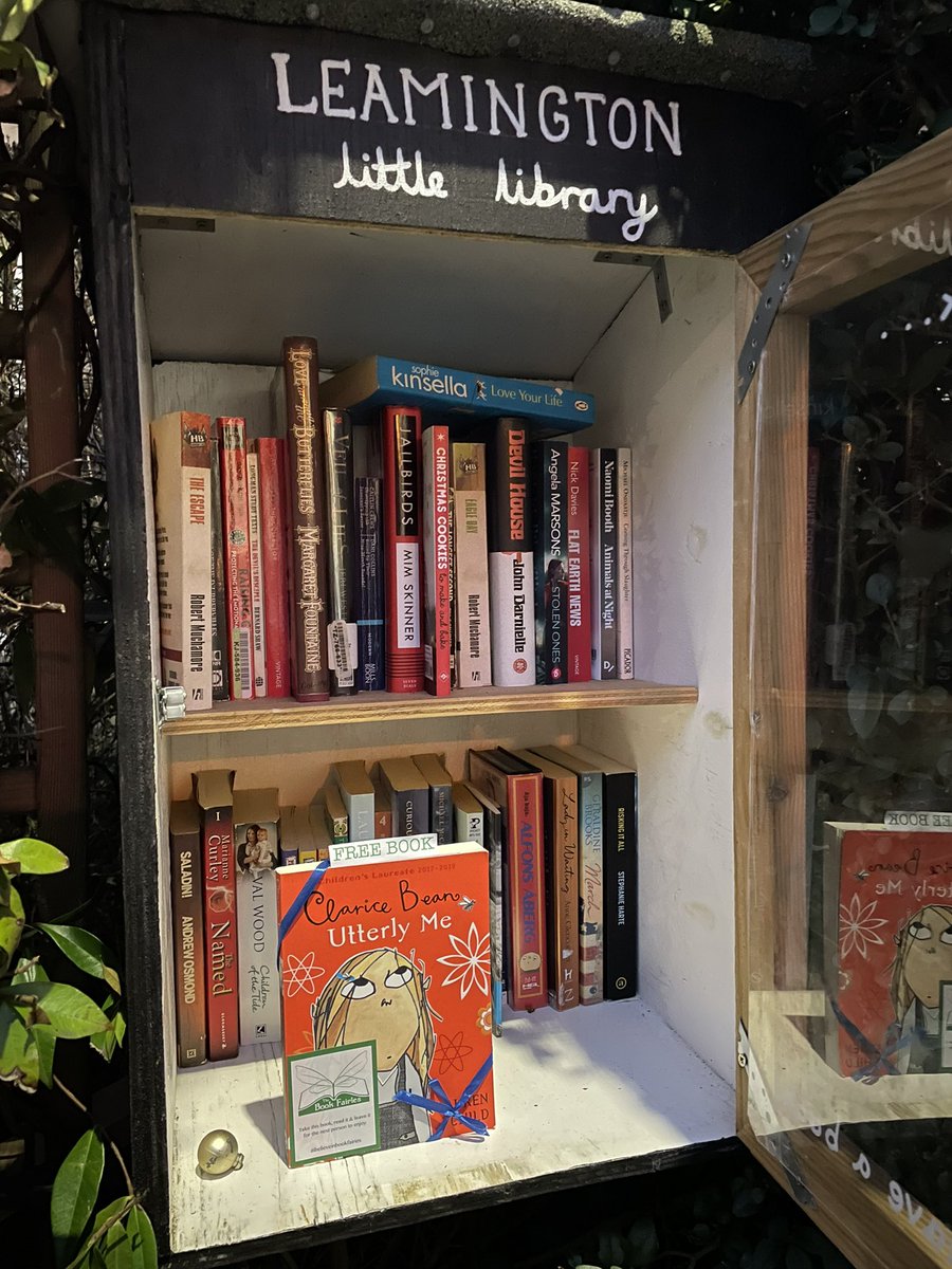 A pre-loved copy of #ClariceBean Utterly Me by Lauren Child was left by #TheBookFairies for a lucky reader in #Bruntsfield #Edinburgh.

Did you find it in the Leamington Little Library?

#ibelieveinbookfairies
#LaurenChild