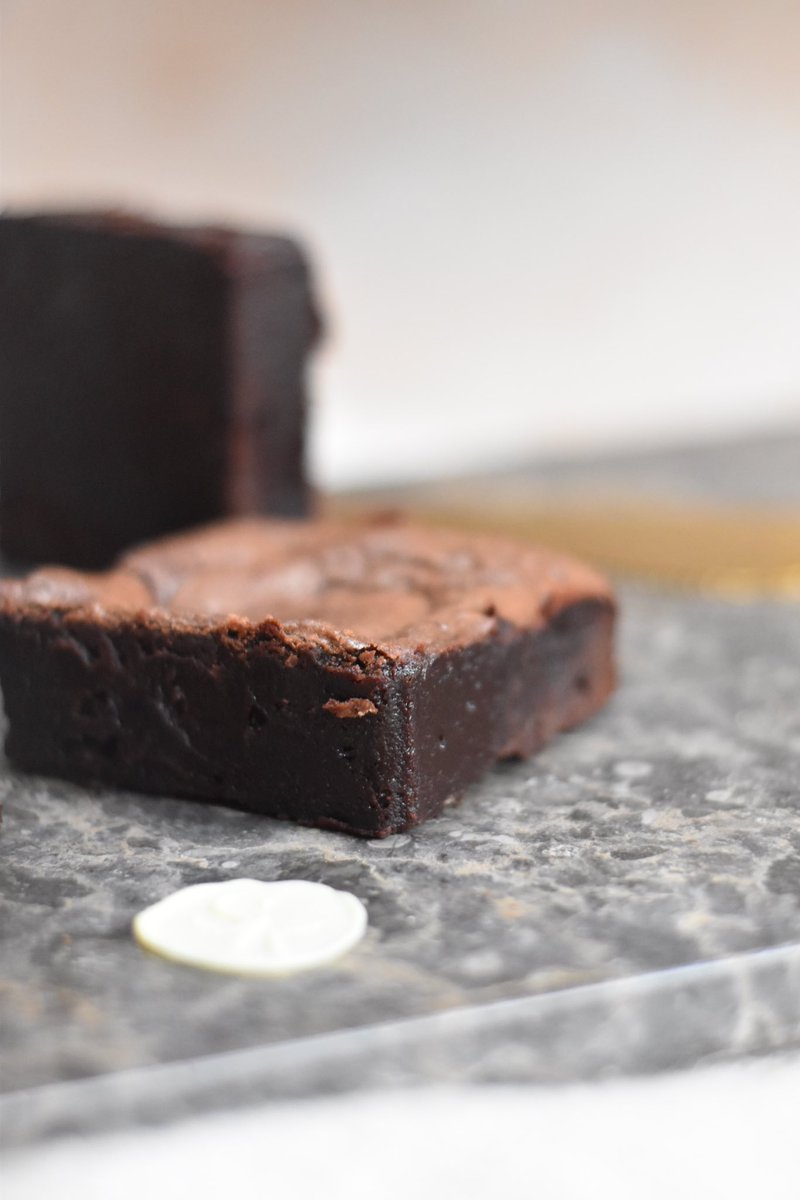 Bakedbysk's tweet photo. Brownies #HowILikeMine https://t.co/6qZQ4L5zNQ