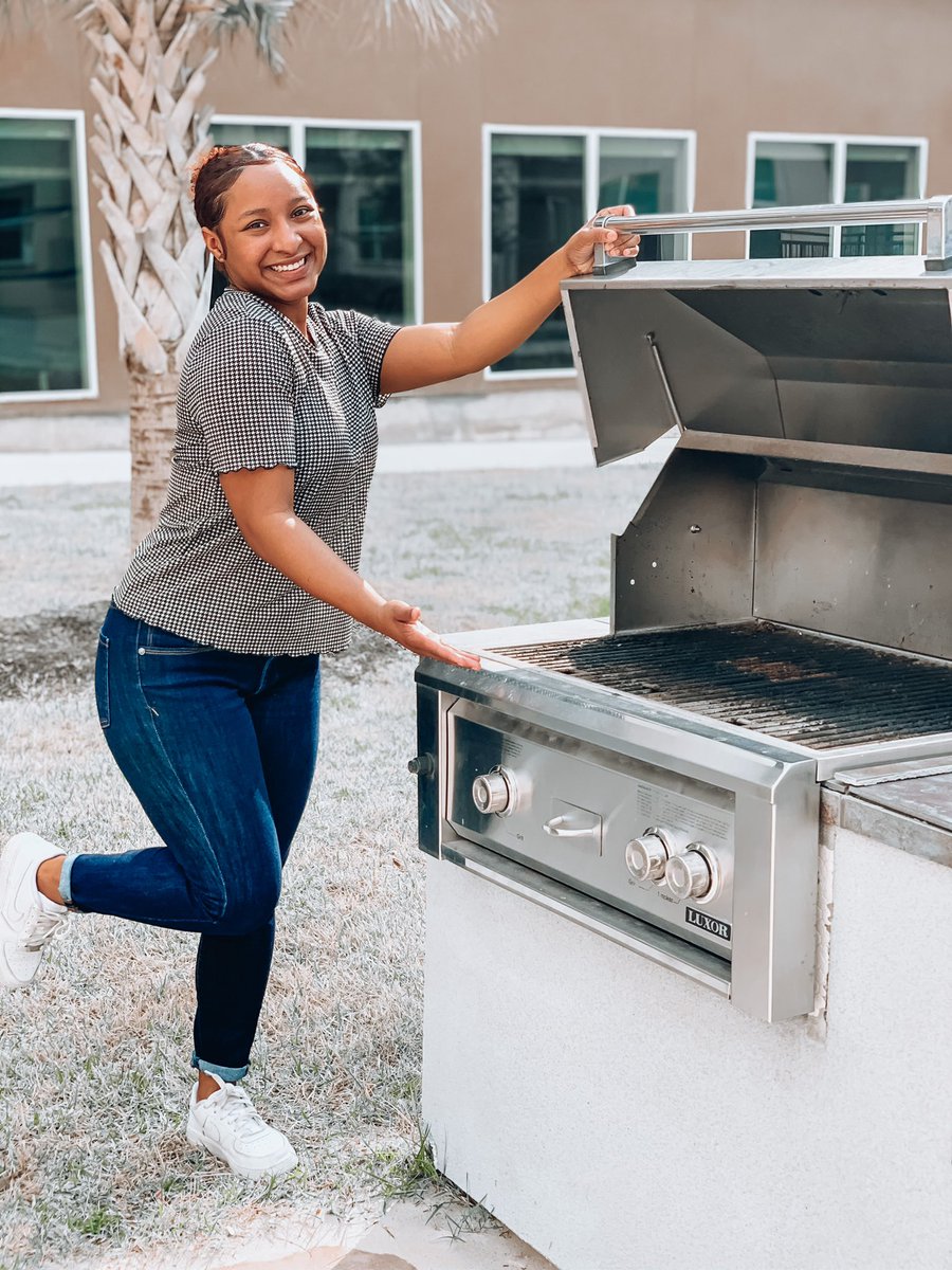 CollegeTownTXST's tweet photo. We’re hanging with our grill friends here at Haven! 👀

We have 4 on-site grills for resident use! 😱

Wants some BBQ? Just fire the grill up! 🔥

Stop by for our tour and score TODAY to check out our courtyard! 🎉

#FindYourHaven #EatEmUp #TXST #TXST23 #TXST24 #TXST25 #GoCatsGo https://t.co/GMGWUv9wJ0