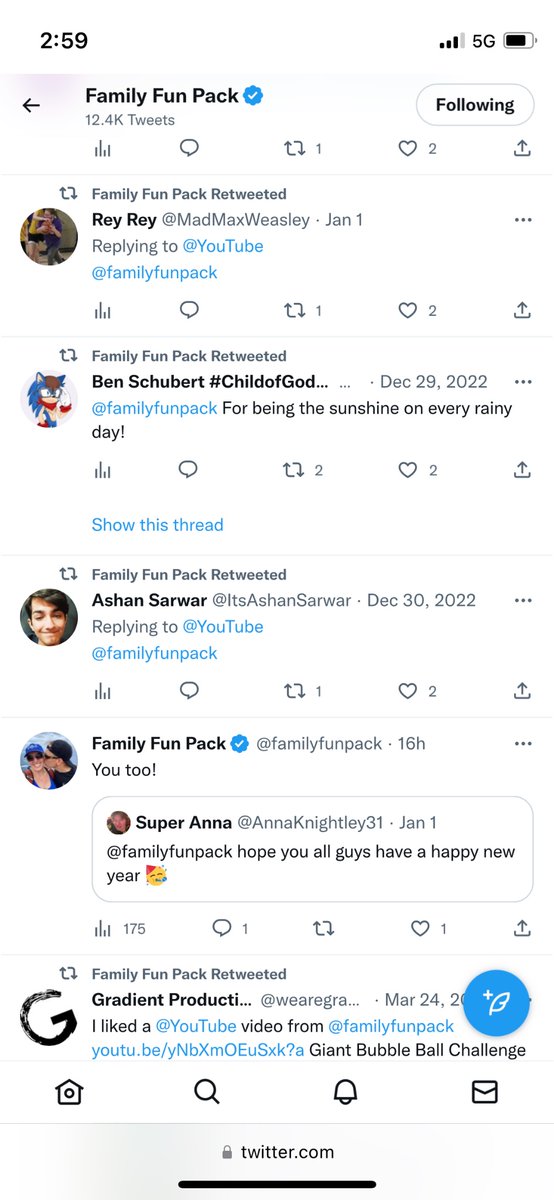 MadMaxWeasley's tweet photo. Look at what family fun pack didthank you so much @familyfunpack I love your guys family and I hope you had a amazing holiday season and many more to go 💛🖤💛 https://t.co/VRhf8LkYhY