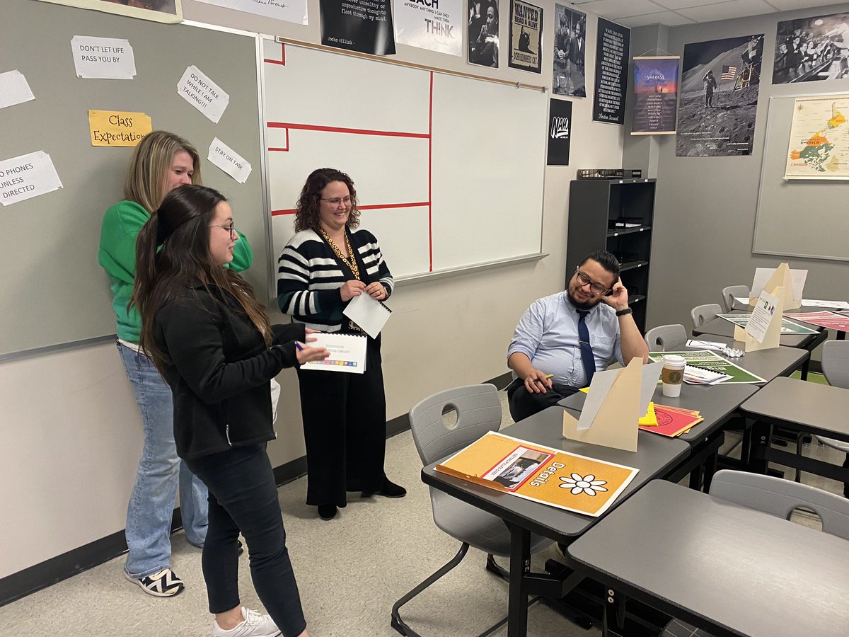 All the learning is happening at #ination2023 ! Teachers are engaged in our Depth &amp; Complexity Crash Course!🏎️🚖🚗