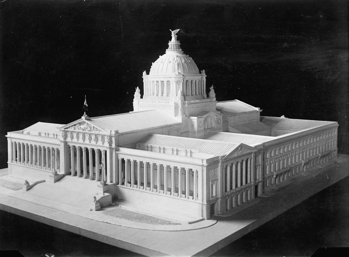Cuauhtemoc_1521's tweet photo. La revolución mexicana truncó el proyecto constructivo más importante del porfiriato: el Palacio Legislativo de #México. Iba a ser más grande que el Capitolio de los EEUU. Con el paso del tiempo su domo se convirtió en el Monumento a la Revolución. Noten esta bella maqueta HILO https://t.co/5VudZ8ch9o