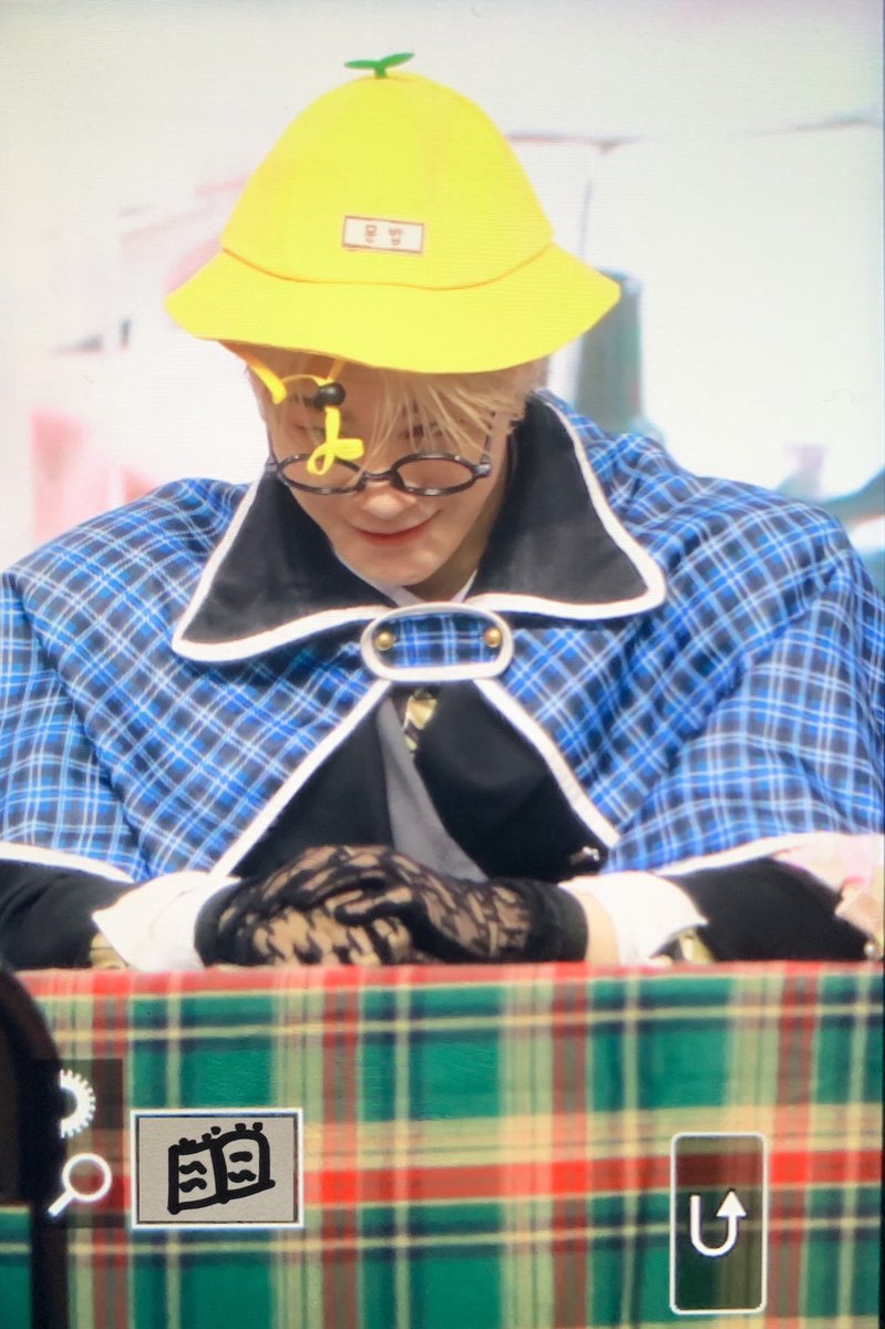 Binstory_0126's tweet photo. 230105 메이크스타 팬싸 

문밥잌ㅋㅋㅋㅋ 너무 귀여운데🍚🐱💛

#문빈 #아스트로 #ASTRO #MOONBIN https://t.co/pF0ZvSXMv4