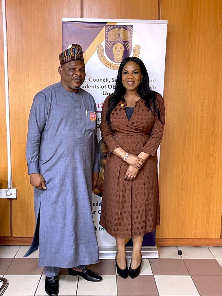 DamilolaSDG7's tweet photo. I had the pleasure of meeting with H.E. @EngrAbkrD_Aliyu, #Nigeria’s Federal Minister of Power and H.E. @AgbaGoddy, the Minister of State for Power where we discussed @SEforALLorg and partners support to @NigeriaGov, in particular the @NigeriaETPlan.

#SDG7 #EnergyTransition https://t.co/XjeqFe2zuq