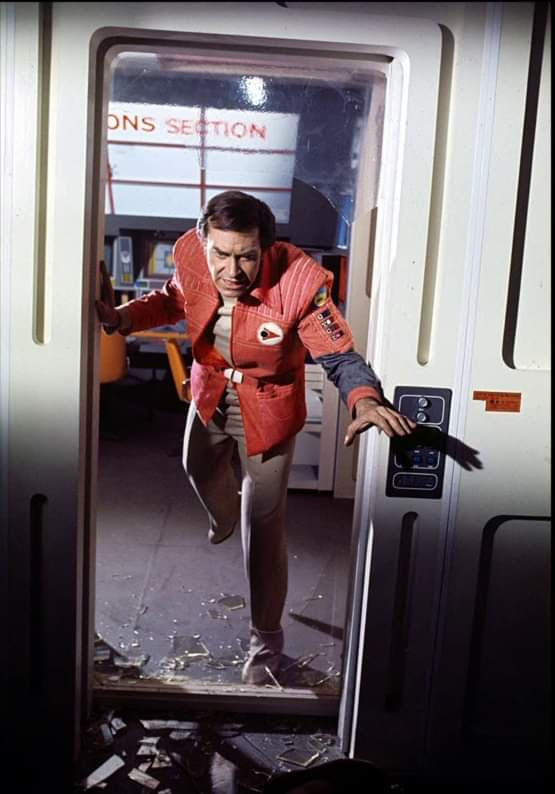 TheTartanDalek's tweet photo. Here is my latest appreciative tweet for the Gerry and Sylvia Anderson television show SPACE:1999 (1975 - 1977). Thanks to @JailbaitTV1  for the image
#GerryAnderson
#SylviaAnderson
#Space1999
#CommanderKoenig
#MartinLandau https://t.co/S2UtEhDVae
