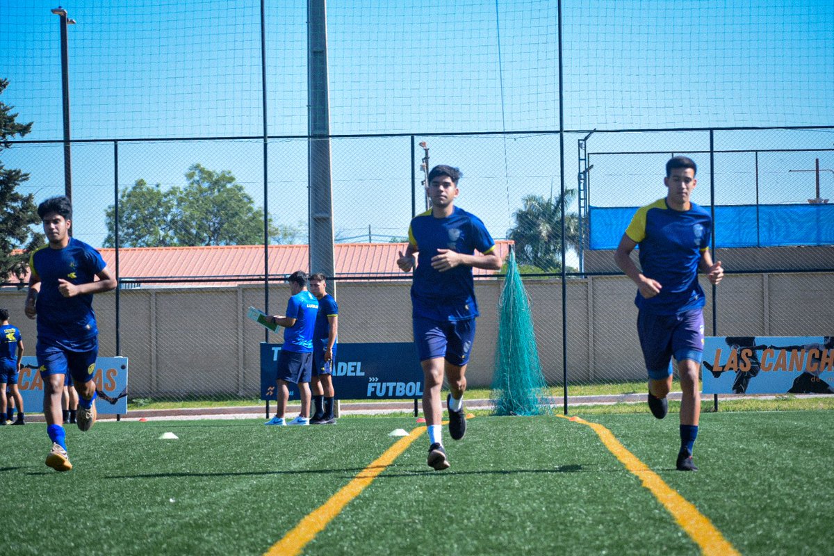 canterauriazul's tweet photo. ¡Eʟ ɪɴɪᴄɪᴏ ᴄᴏɴ ɢʀᴀɴ ɪʟᴜsɪóɴ! 

Está mañana en las canchas de Madero, arrancó el operativo 2023. 

#LegadoAzulyOro 🇺🇦 https://t.co/DbsCZSHjxn