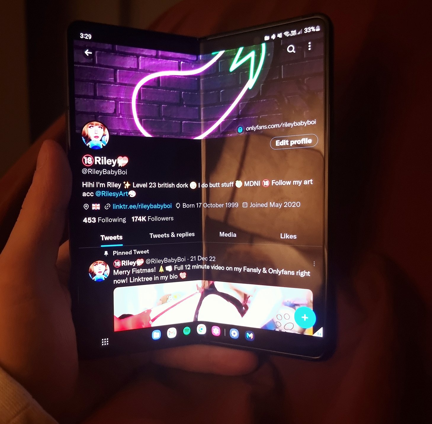 🔞Riley💝 on Twitter: "I think I've discovered the best phone for porn 😳