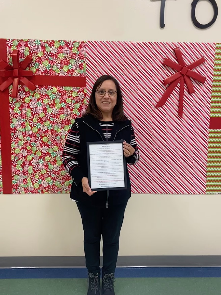 SiglerStars (@siglerstars) on Twitter photo And finally... Sigler's Teacher of The Year, Rocio Alire!
Congratulations, Mrs. Alire, second grade bilingual teacher. #SiglerIsHappiness So excited to have one of the best represent Sigler this year! <a href="/SiglerStars2nd/">SiglerStars2nd</a> And finally... Sigler's Teacher of The Year, Rocio Alire!
Congratulations, Mrs. Alire, second grade bilingual teacher. #SiglerIsHappiness So excited to have one of the best represent Sigler this year! <a href="/SiglerStars2nd/">SiglerStars2nd</a>