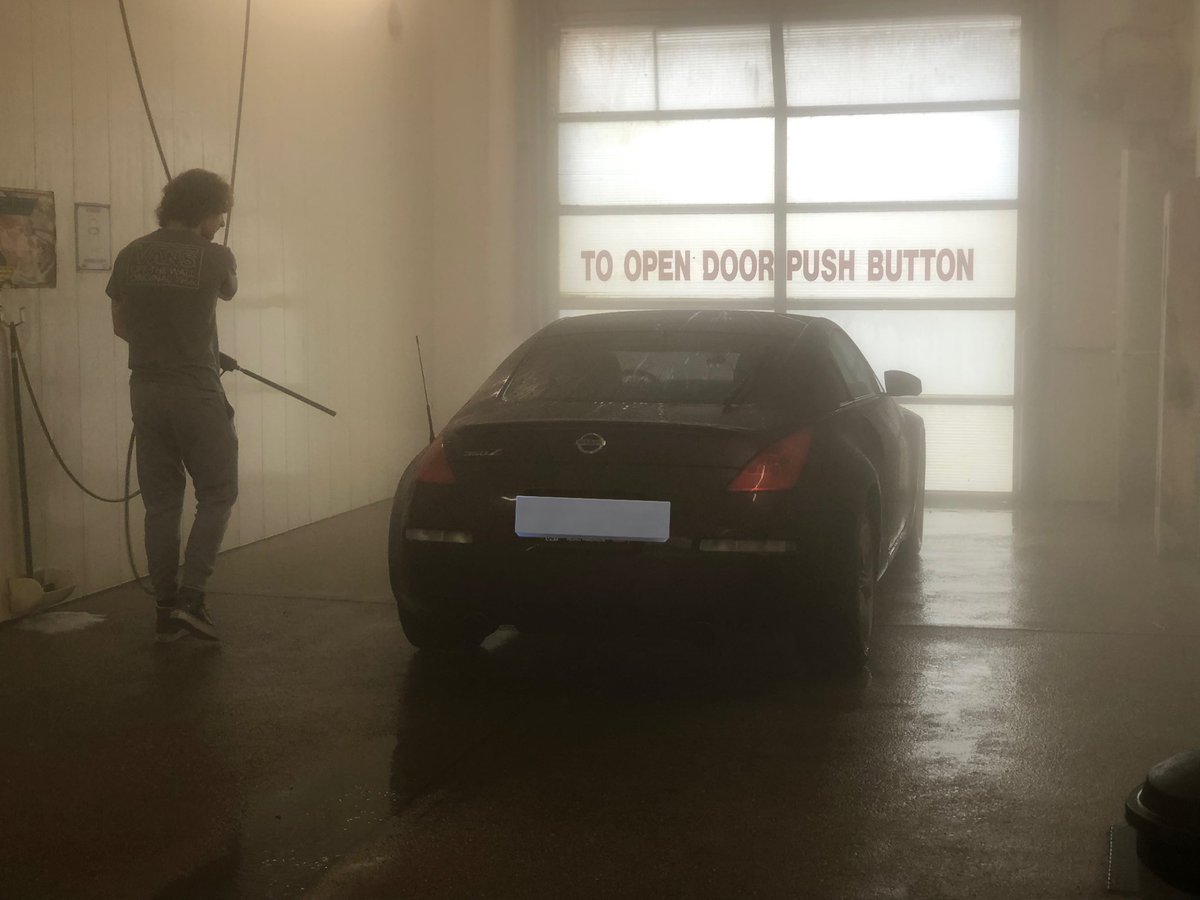 TheGabibo's tweet photo. Stunting #350z https://t.co/E4VvtqXMgK