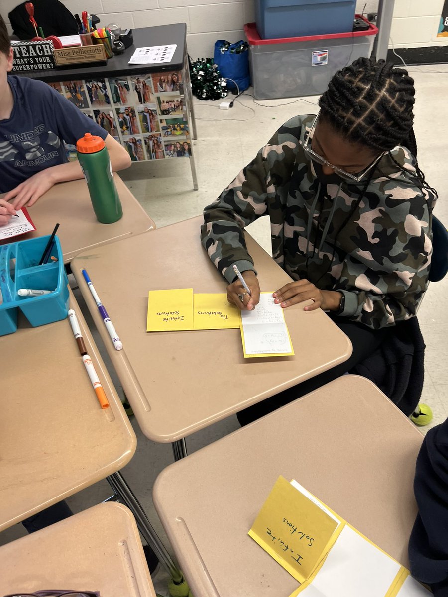 Miss Pellicciotti tweet media