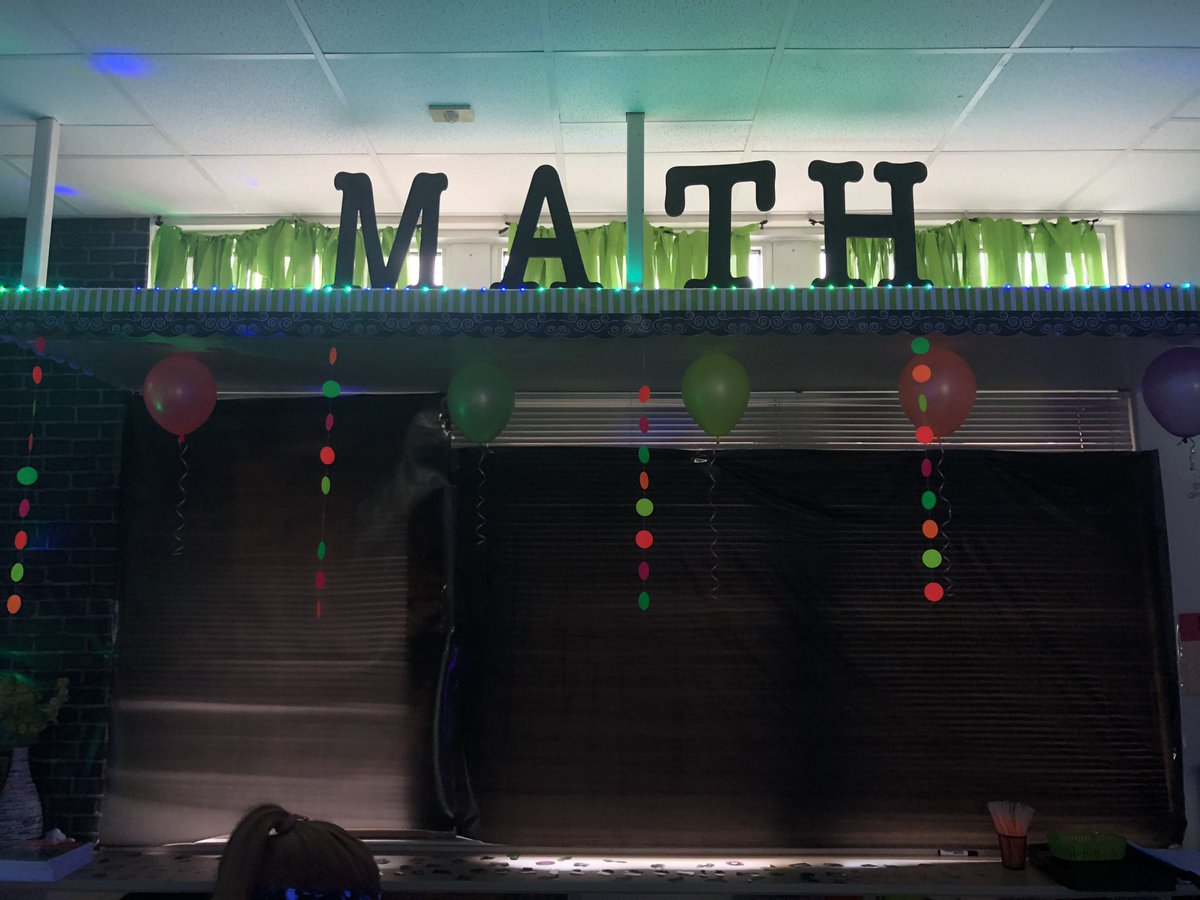 Glow Day in math!  Tape diagrams glow style on a Thursday morning - yes please 👩‍🎤🙋‍♀️🧑‍🎤 <a href="/HollyRidgeMS/">HRMS</a>