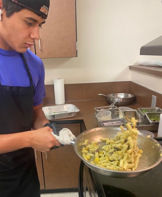PISDCareerTech's tweet photo. Culinary students from Pasadena Memorial High School cooking up delicious pizza and pasta to go from way back in 2022. Can't wait to see/taste what's cooking in 2023. #PISDCTE #CTE #CTEAllStars #culinaryarts #culinary #flavortown #pizzafromscratch #pastafromscratch https://t.co/JWK1RI5eLJ