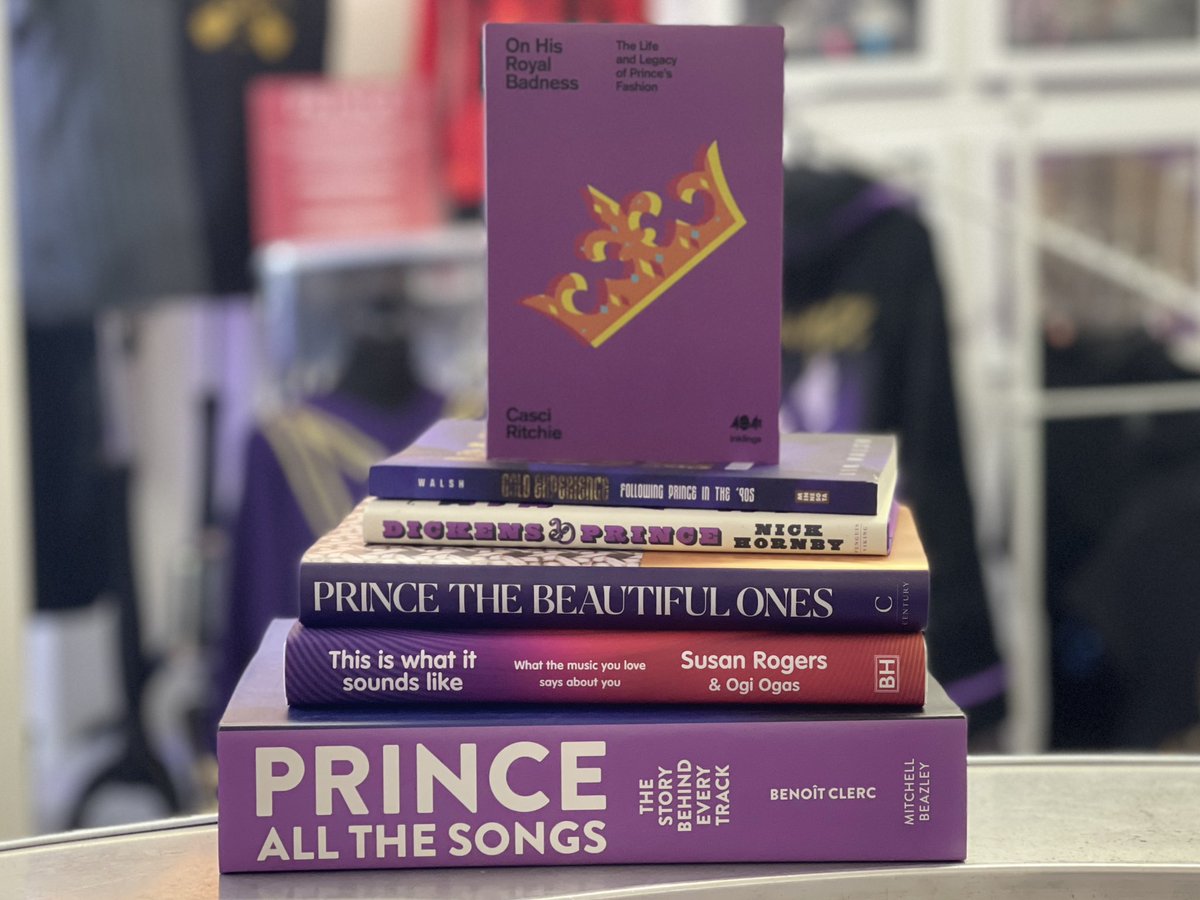 GlamSlamEscape's tweet photo. If you are missing any of these wonderful books from your purple bookshelf they (&amp; more) are now Back In Stock here ⬇️
https://t.co/IwHsKMpm0M
#Prnce #Prince4Ever #PrinceRogersNelson #PrinceBook #PurpleArmy @CasciTRitchie @JimWalshMPLS https://t.co/WZG77zWWgb