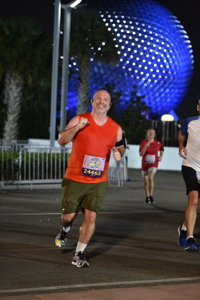 BazTastic77's tweet image. 📸 photopass pics! 

#WDW5k #runDisney