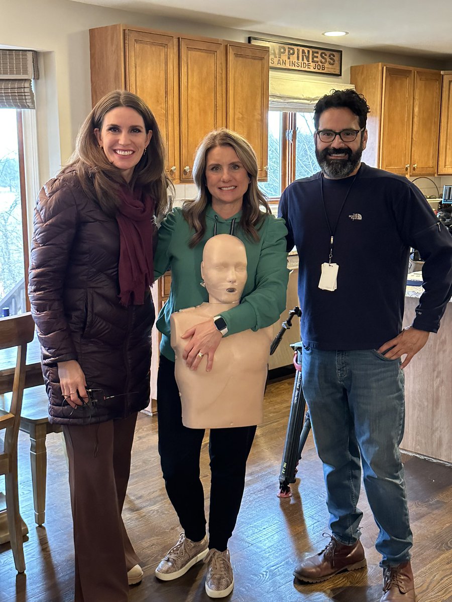 KristenWalenga's tweet photo. Thank You π@LaurenPettyNBC @LurieChildrens and @nbcchicago for continuing to support CPR/AED awareness, especially CPR in schools! Teach the kids, they are saving lives!! #survivor #suddencardiacarrest #CPRandAED #imlivingproof https://t.co/1Fh4XEknEA