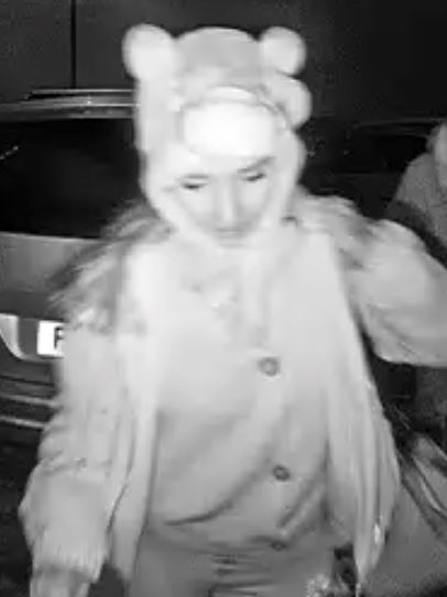 CherriBearxx's tweet photo. what the Ring Doorbell caught when i came home 😂😂 The panda hat brings the outfit together
#ringdoor #pandahat #cherribearxx #streamer #streamergirl #streamerlife #Egirls #egirl https://t.co/20CxWtiZFE