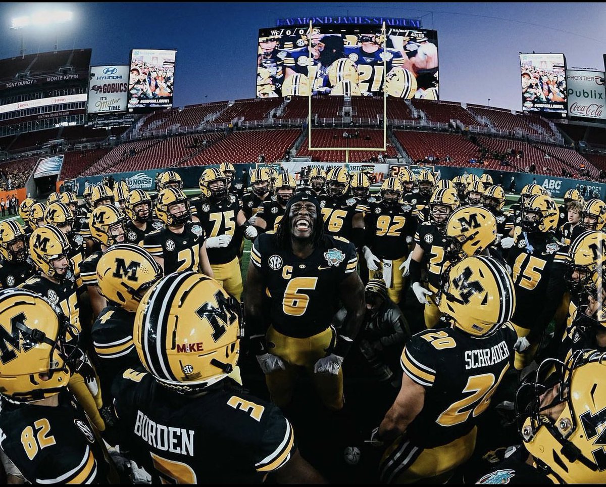 KirkpatrickDre's tweet photo. #AG2G I’m beyond blessed to receive a offer from the University of Missouri ⚫️🟡#Mizzou @CoachJWitte @RyanTrichel @CoachDrinkwitz @gctitansfb @JedMay_ @SWiltfong247 @CoachBlakeBaker https://t.co/GTJNddhR3D