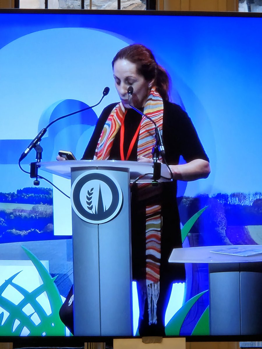 TYoungstock's tweet photo. Interesting to listen to @Jan_mac80 @oxfordfarming on her farming journey and connecting with children. 
Here at The YoungStock, we feel passionately about educating on food production and countryside issues. 

Potatoes do not 'come from Tescos' 😕
#OFC23 https://t.co/87xcUDTs6Q