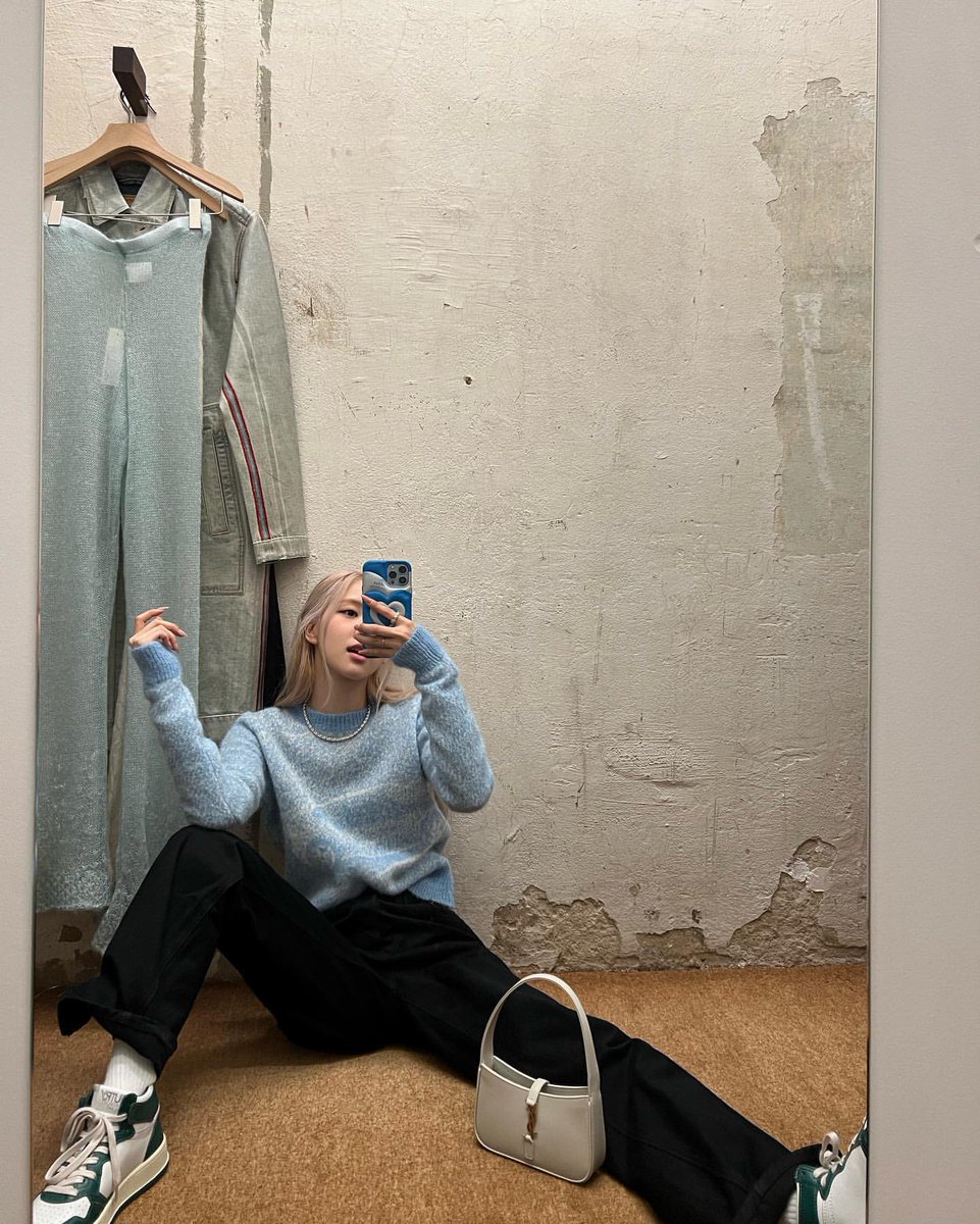 BPhandminsu's tweet photo. 020 - 로제 인스타 폰케이스
🔗 https://t.co/uSv8kYMFt9
💲 101,000원
#로제 #ROSÉ #블랙핑크  #BLACKPINK  #챙민수 https://t.co/jRBNCzrA3s