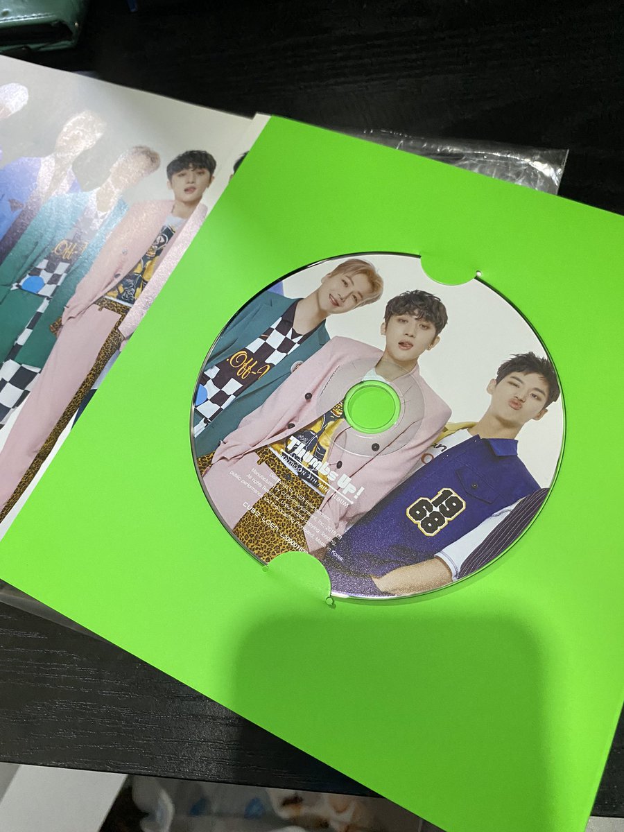 iamloueee's tweet photo. Hello! Selling my #thumbsupalbum by #PENTAGON. PM for the price. 
#KPOP https://t.co/eJRu9Rzmco