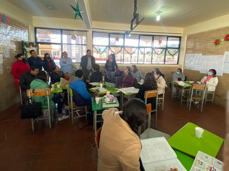 SrebTexcoco's tweet photo. #SREBT
Visita a las escuelas Sor Juana Inés de la Cruz y Cuauhtémoc, adscritas a la Z. E. #P160, a cargo de la Profra. Azucena Palacios Pineda; acompañando el Taller Intensivo de Formación Continua para Docentes.
@geramonro05
@TinocoGRogelio
@ArturoH19772369 
@gastonm100x100 https://t.co/E5l2Frxh10