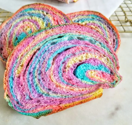 hot1005fm's tweet photo. Chip and Pepper- Idea for you guys over at KUB.
Tie Dye Rye?!
- Mark and Dilly
#winnipeg #kub #kubbread #chipandpepper #manitoba #ryebread https://t.co/9X6d7FBna8