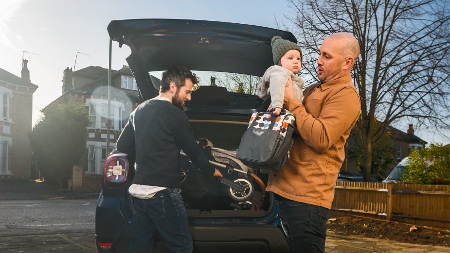 LBBOnline's tweet image. .@AutoTrader_UK works with @RecipeLondon to produce largest campaign in 47 years. hubs.la/Q01x41m10