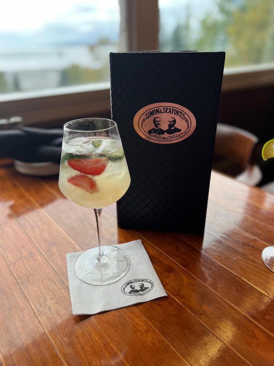 Clinkerdagger's tweet photo. But first, cocktails.
.

.

.
#clinkerdagger #spokanefood #spokane #eats #spokanewa #spokanelife #spokaneeats #foodies https://t.co/4Vy7CoPD6y