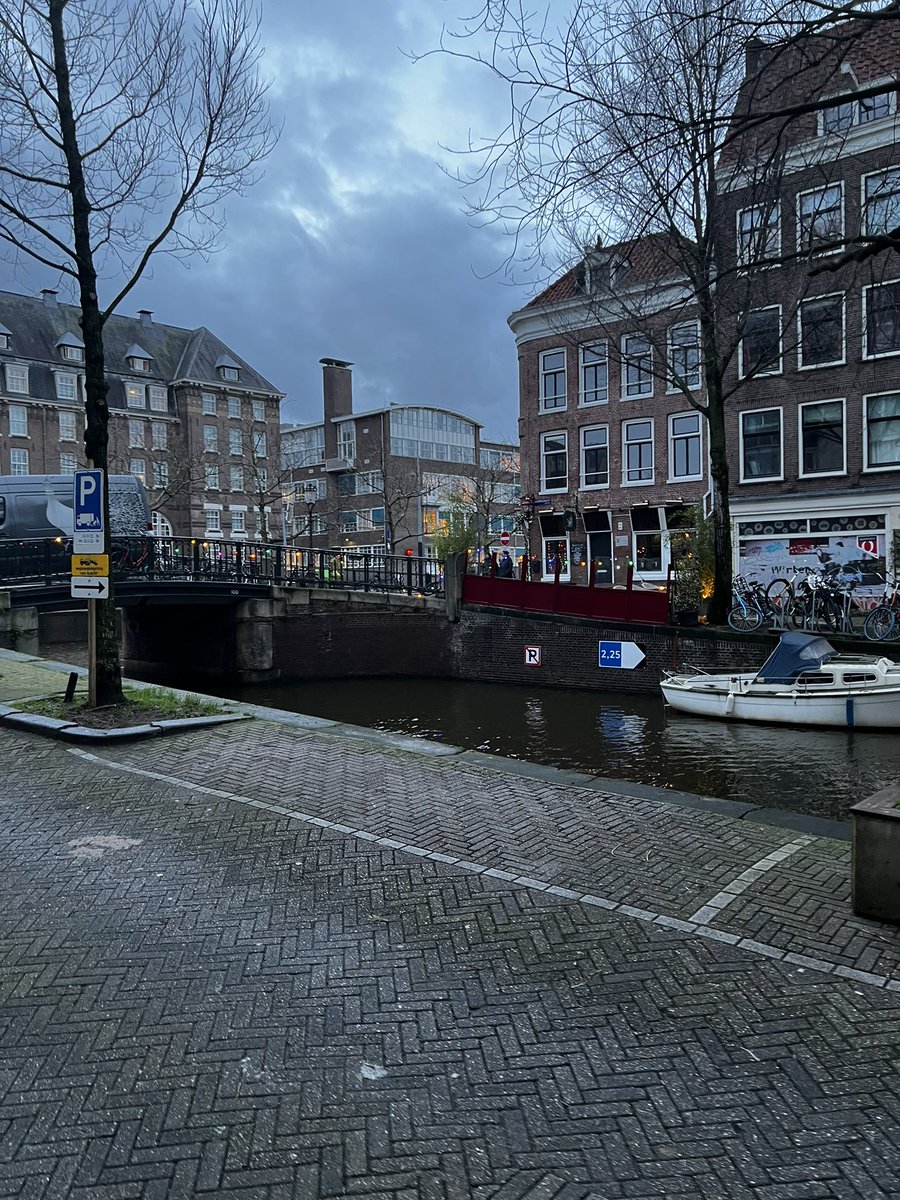 carricknrm's tweet photo. There’s absolutely zero chance ad be attempting that parallel park https://t.co/nTnbvgyAdT