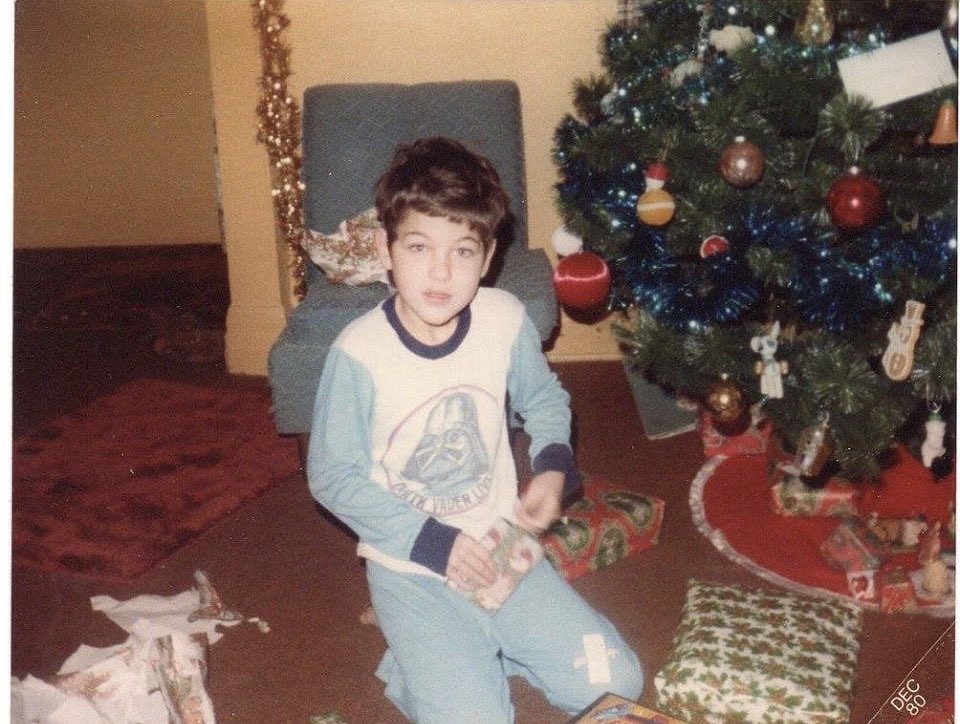 GeorgeSipple's tweet photo. #TBT holiday photo
Still a Star Wars fan.
#NoviWinterBreak https://t.co/7mwC80Hel3