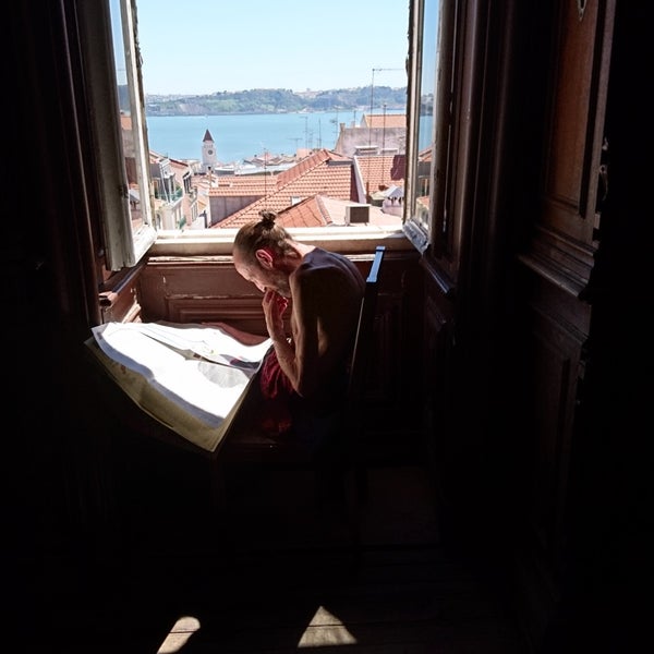 WriteoCreative's tweet photo. Also, I moved to Lisbon and work in a beautiful library that overlooks the river. It's heaven. 

These aren't my photos because I'm scared to take some and be JUDGED by my fellow library enthusiasts. https://t.co/KRNXSuYD9Z