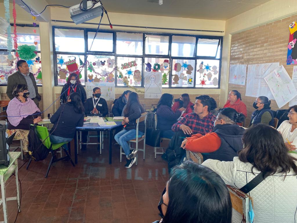 SrebTexcoco's tweet photo. Asistió el Mtro. @gastonm100x100 a las escuelas Ignacio Zaragoza, Carlos Hank y Lic. Benito Juárez, al Taller Intensivo de Planes y Programas 2022, con los colectivos docentes, en beneficio de las niñas y niños de la Z. E. #P160.
@geramonro05
@TinocoGRogelio
@ArturoH19772369 https://t.co/UglZKcY3Mh