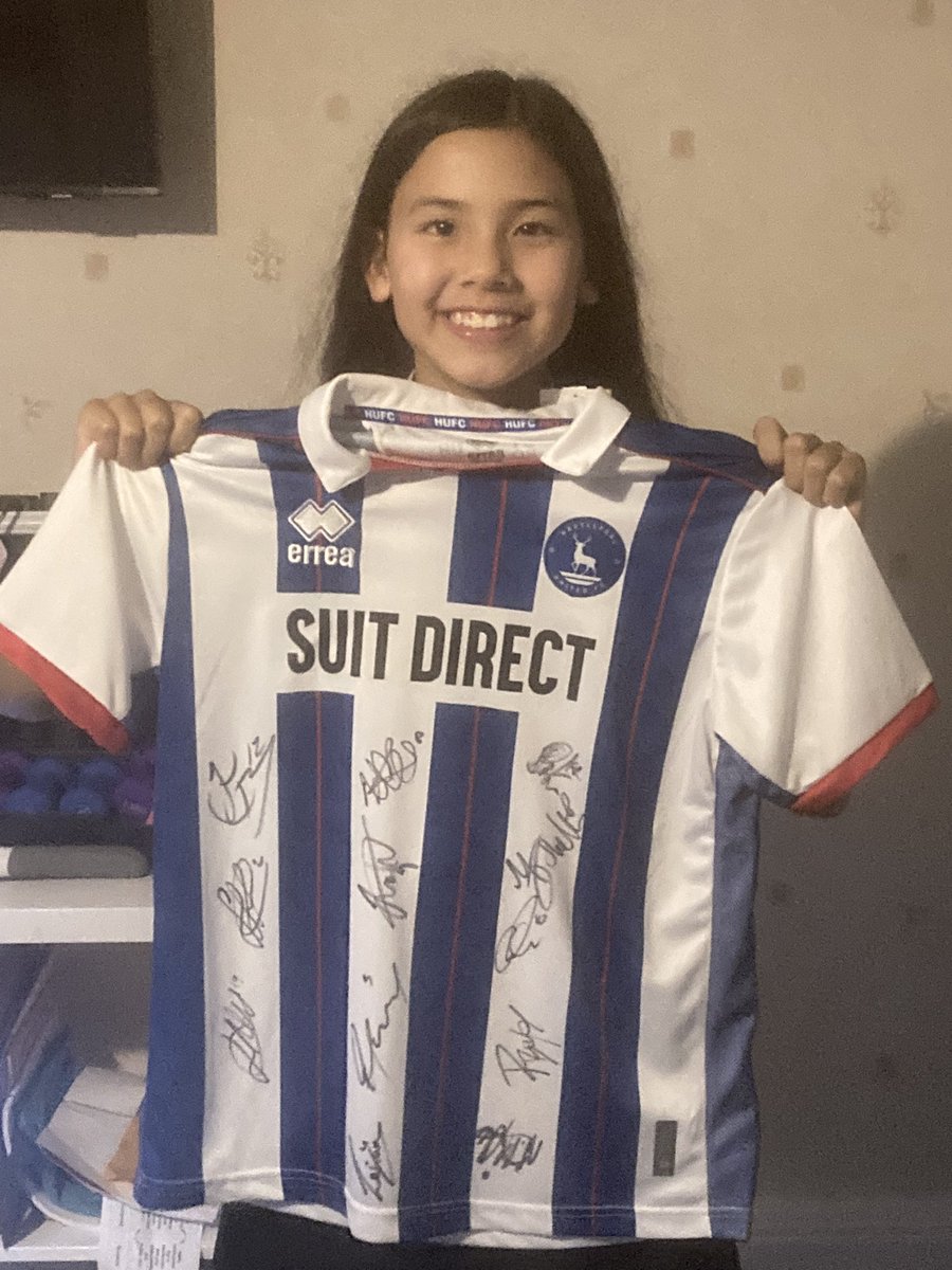 Thank you so much <a href="/Jackthamilton30/">Jack Hamilton</a> for Emily’s signed shirt, one happy girl today! All the best 👍🏻