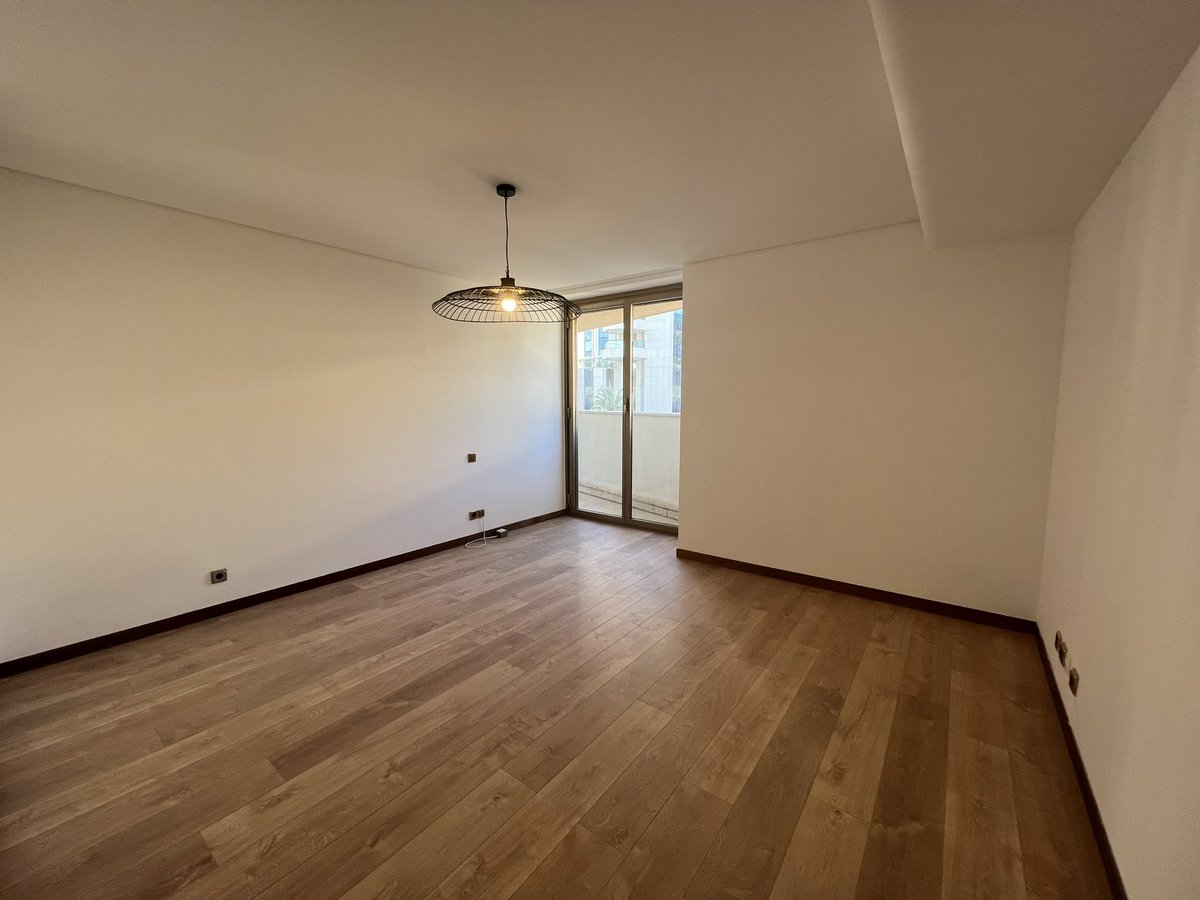 AFIMMonaco98's tweet photo. ✨ To start the new year, we have now a beautiful apartment of 164sqm with sea view. Located near the #Casino and beaches of #Monaco.
➤ 2 bedrooms / 2 bathrooms
➤ 1 parking
➤ Swimming pool and gym
➤ 24/7 concierge
Rent: 18.000€ + utilities

☎️ +377 97 97 87 87

#realestate https://t.co/RP1iTzGA1M