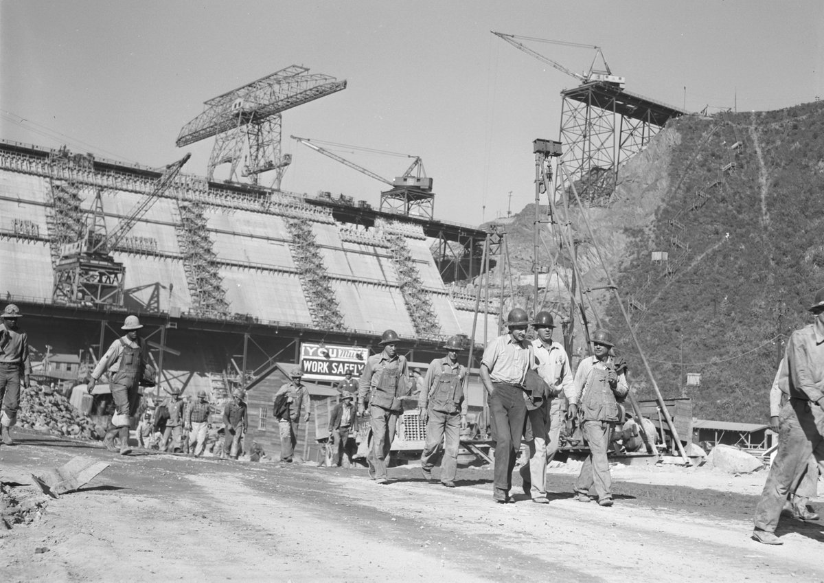 TVAnews's tweet photo. January 1, 1942, was a busy day in North Carolina as work began on Fontana Dam! Three years later, on January 20, 1945, the first power was generated at the highest dam east of the Mississippi River. Fontana Dam also makes a scenic stop for hikers on the Appalachian Trail! #TBT https://t.co/TYixH9Zlbo