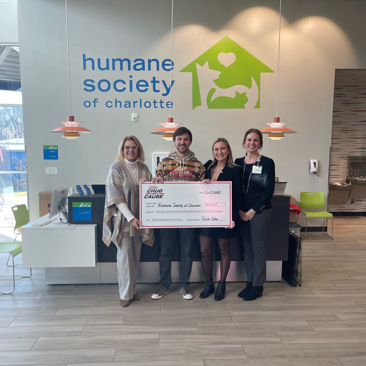 Daniel_SuarezG's tweet photo. You guys know how much I love animals, and for the third year in a row we were able to donate over $44,000 to @humanecharlotte thanks to @cocacola_racing and the Chug For A Cause program 💚 This morning we visited the brand new home of the Humane Society of Charlotte! https://t.co/6xU9k1PBCf