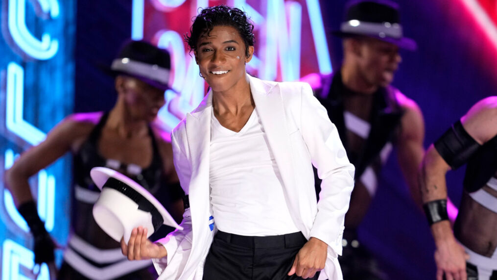 TheDramaPodcast's tweet photo. #TonysTrivia If you lead a bio musical, you're in the current trend to win Best Actor/Actress in a Musical. It's happened the last 3 years:

2022- Myles Frost (MJ)
2020- Adrienne Warren (Tina)
2019- Stephanie J. Block (Cher)

So, Will Swenson (Neil Diamond) has the 2023 edge. https://t.co/LqGYDS8gPy