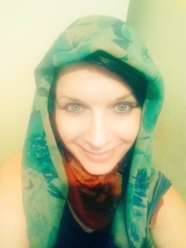 Bono66020372's tweet photo. #Famefilter. I used to get paid £20 #cash for #2hoursmodelling for a very #wise & sweet #natured #Jewish #Millionaire when I was #age19 & working as a #liveinnanny at #Cumberlandterrace #RegentsPark #London & he told me that he #loved #watchingmeeat & he took me for #tastyfeasts https://t.co/xuCieCEcVA