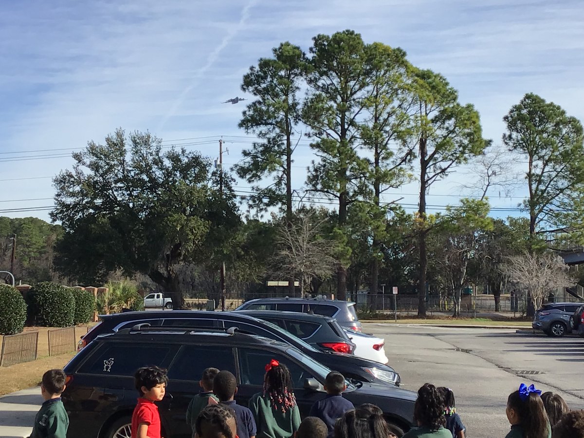 WBGoodwinGators's tweet photo. KB loved watching all the C17s leave the Air Force Base today as they headed for their formation over the Ravenel Bridge.  #MG23 https://t.co/IUyK4ty9MR