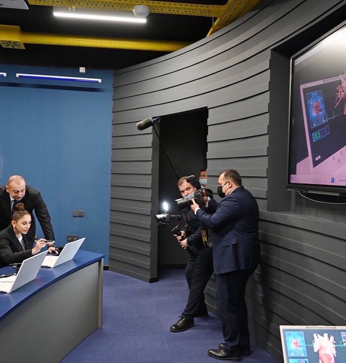 Bakü'de STEAM İnovasyon Merkezi’nin açılışına katılan Sn. Cumhurbaşkanı İlham Aliyev ve eşi first lady Mehriban Aliyeva zSpace Laboratuvarını ziyaret etti ve zSpace teknolojisini deneyimledi. Ziyaretleri için kendilerine teşekkür ederiz. 

<a href="/zSpace/">zSpace</a> <a href="/steamazerbaijan/">STEAM Azerbaijan</a> @zSpaceTurkiye