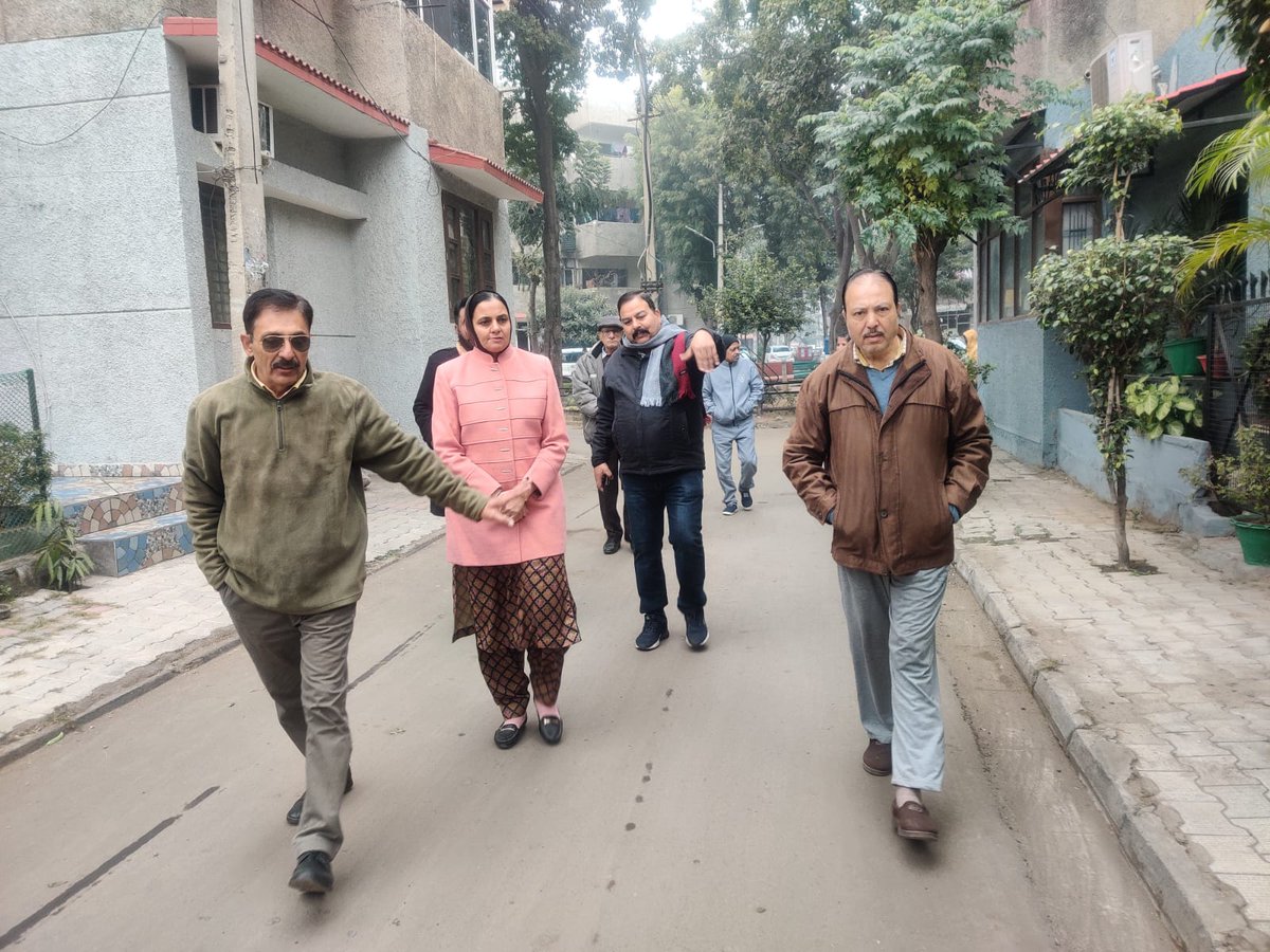 आज MHC मनीमाजरा में रोड, पार्क को देखा तथा जन समस्याओ को जाना व उनके त्वरित समाधान हेतु कार्यवाही की गई।

<a href="/PMOIndia/">PMO India</a> <a href="/AmitShah/">Amit Shah</a>  <a href="/JPNadda/">Jagat Prakash Nadda</a> <a href="/saudansinghbjp/">Saudan Singh</a> <a href="/dushyanttgautam/">Dushyant Kumar Gautam</a>  <a href="/vijayrupanibjp/">Vijay Rupani Memorial</a> <a href="/arunsoodbjp/">Arun Sood</a> <a href="/manthriji/">Manthri Srinivasulu</a> <a href="/SanjayTandonBJP/">Sanjay Tandon 🇮🇳</a>