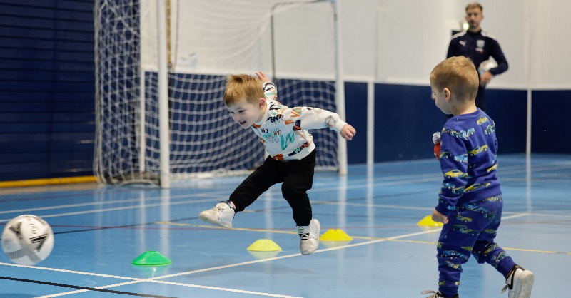 WBAFoundation's tweet photo. Our FREE Mini Kickers sessions are back for 2023 !!

We provide a positive learning environment for early years, helping children develop fundamental skills alongside football-based games.

And most importantly, everyone has fun! 🤩

Sign up here 👇

#WBA | @sandwellcouncil