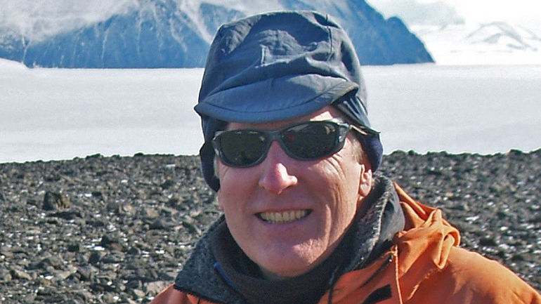 uniofleicester's tweet image. News | An Antarctic-trekking academic at the University of Leicester has the rare distinction of receiving a New Year Honour for the second time.

👉 le.ac.uk/news/2023/janu…

#CitizensOfChange | #Volcanology | @GeologyLeics
