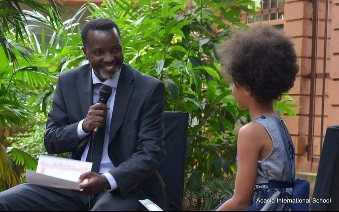 wekesa_amos's tweet photo. Was reading a blessing publicly to my daughter about 6 years ago at her school! 

That day she asked me to be ' Smartly dressed' https://t.co/6j4VKzSbm9