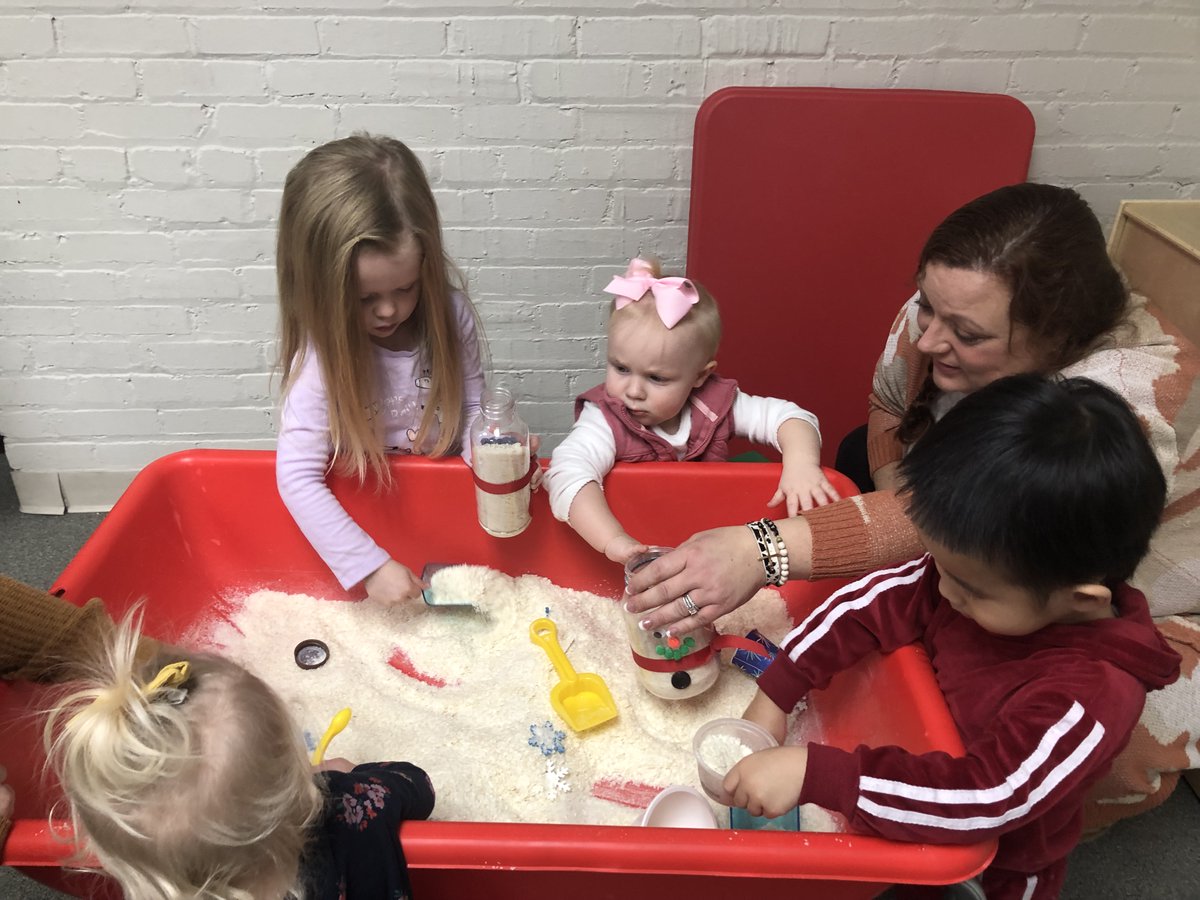 MPublicLibrary's tweet photo. In storytime, we started exploring winter with songs, stories, and activities. Tue., Jan. 10, join us at 9:45 am or 5:30 pm as we partner with Maryville Parents As Teachers for our evening session. Sign up here: (evening only) https://t.co/tySIMTaZDM or call 660-582-5281. https://t.co/SAEPlTNiVq