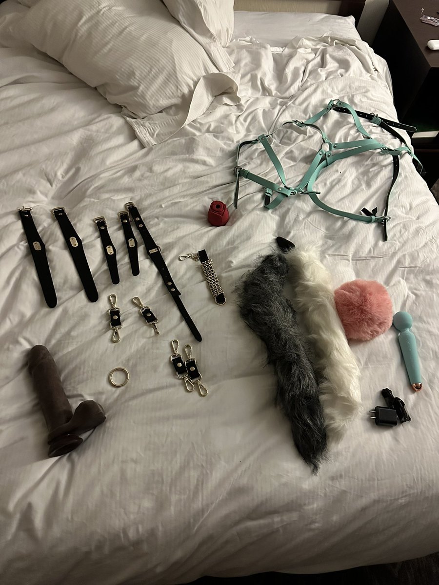 everest0416's tweet photo. Want to see me have fun with my toys? Subscribe to my onlyfans🫦 https://t.co/BUHpkrk8K5 https://t.co/HxSzwN9Va4