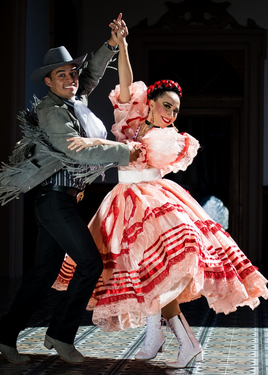 Are you interested in performing at Folkmoot Summerfest 2023?

We would love to hear from you! Sign up today at: folkmoot.org/programming/ap…

Mexico during Folkmoot Summerfest 2018.

#folkmootusa #folkmoot #folkdance #folkculture #summerfest2023 #wncmountains #wnc #folkfestival